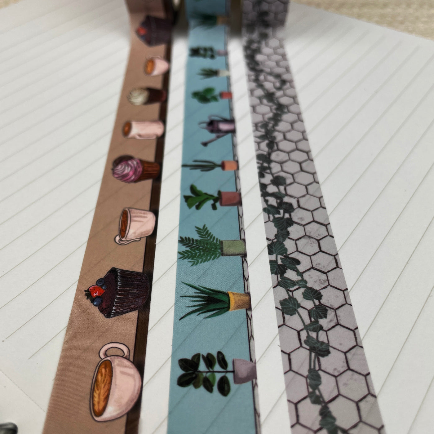 Discover the Magic of Washi Tape: 5 DIY Ideas for Decorating Your Home and Accessories