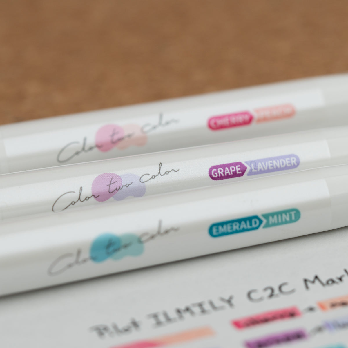 ILMILY Two Color Changing Maker Close