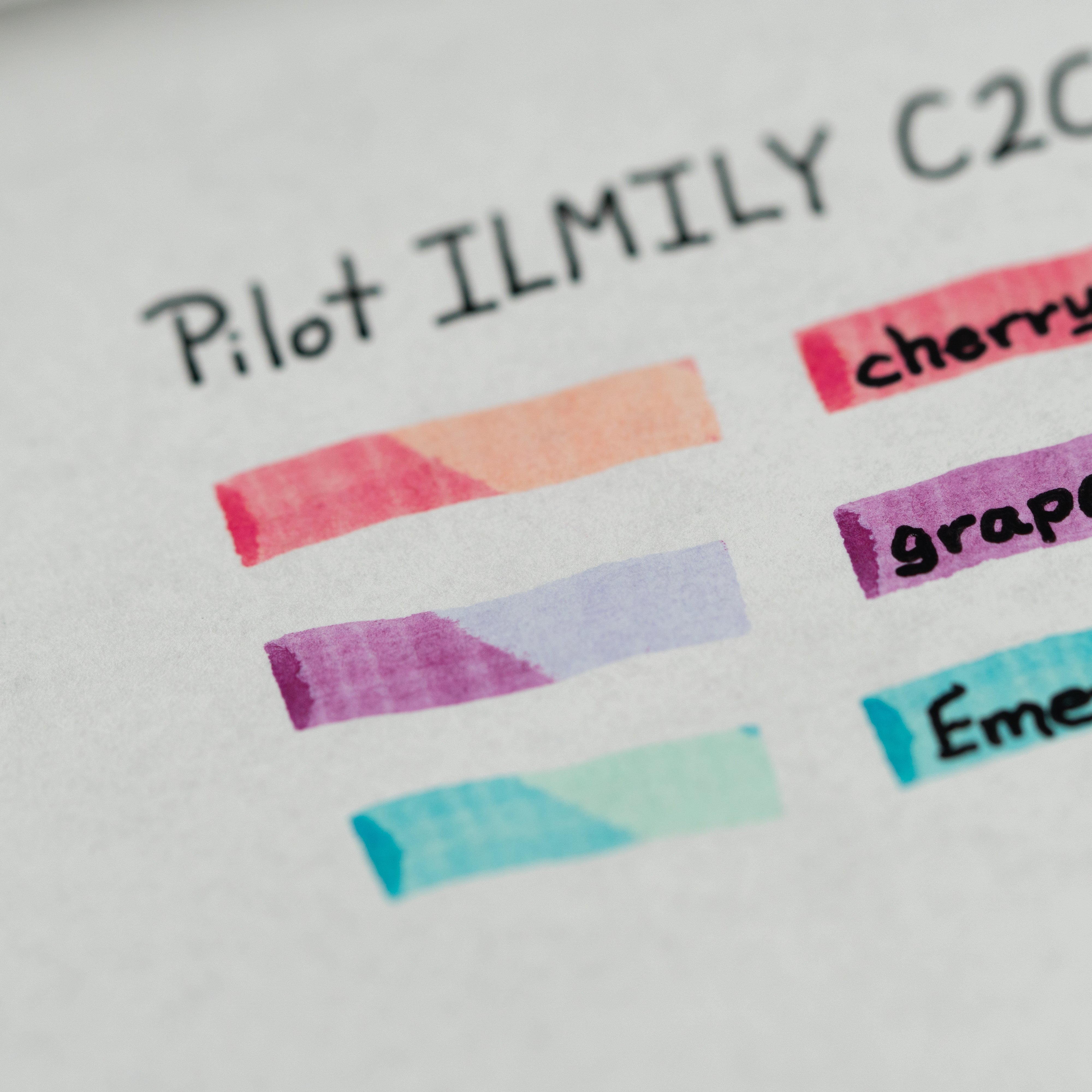 ILMILY Two Color Changing Marker Swatch Close Up