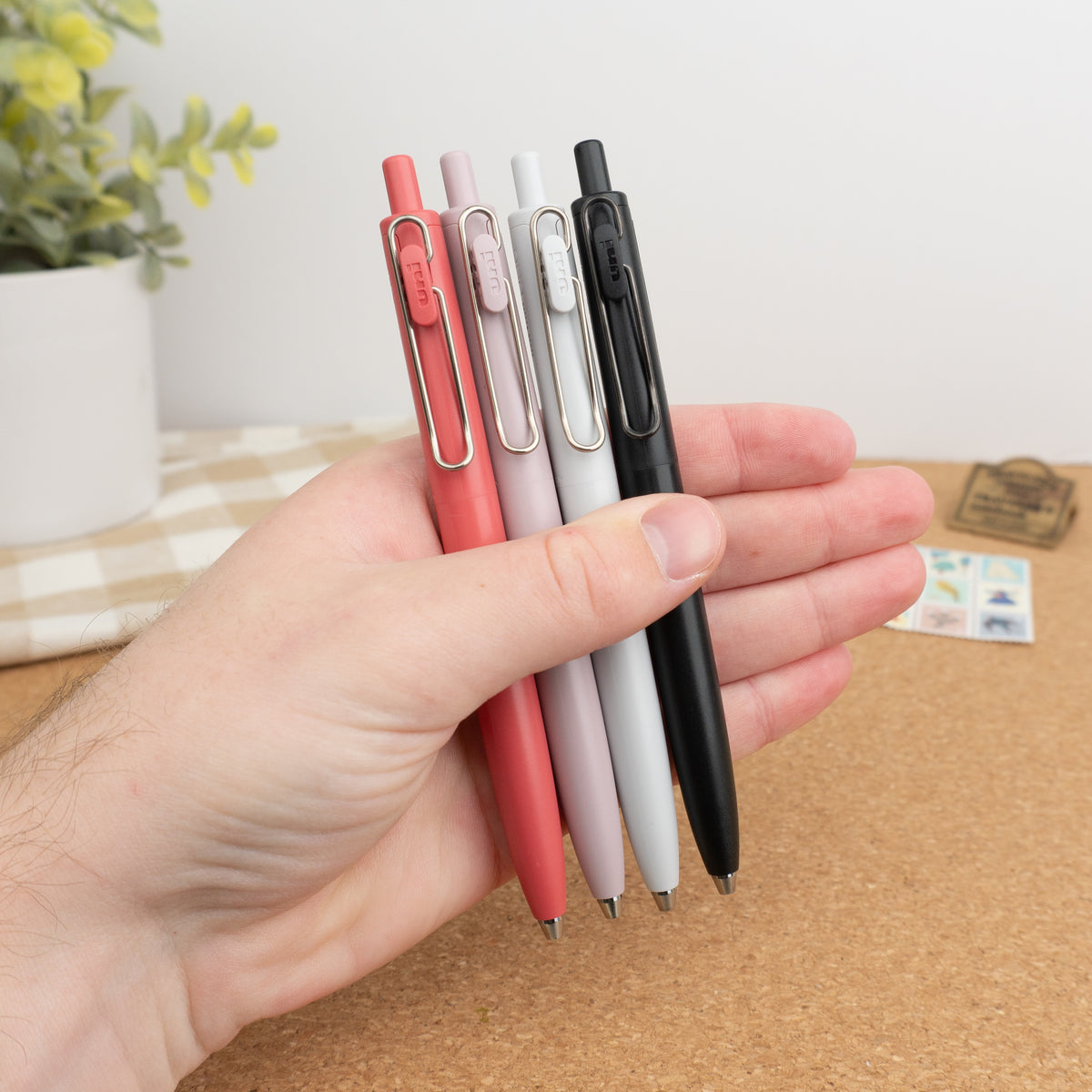 Uni-ball One Faded Gel Pen - Black Ink – La Libretería Uni-ball One Faded Gel Pen - Black Ink – La Libretería